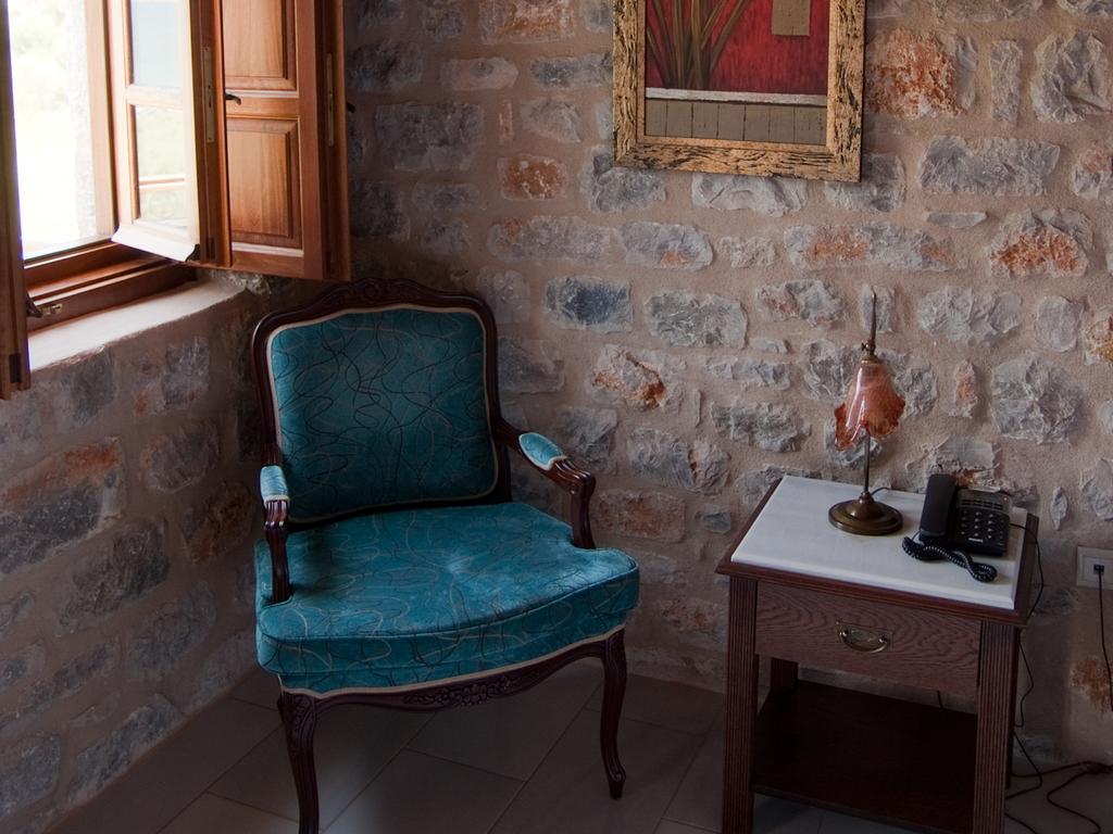 Smyros Resort Poúlithra الغرفة الصورة